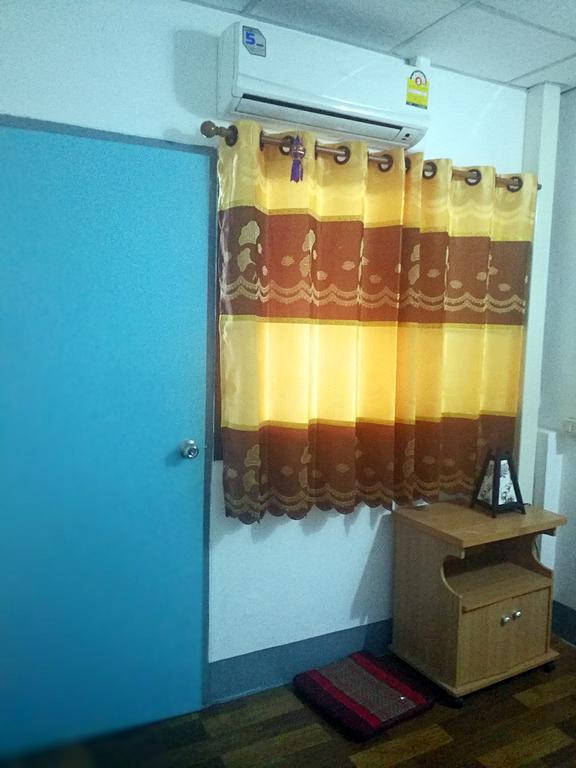 Zoe Hostel Chiang Mai Exteriör bild